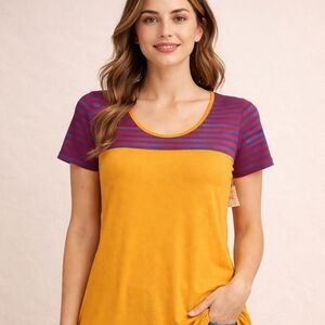 #1050 Lularoe Classic T